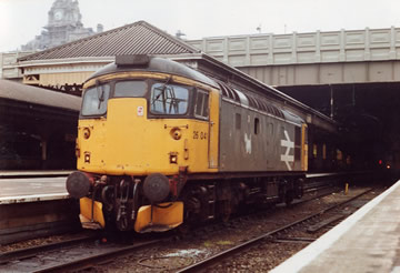 26041 at Waverley on 08/06/90. It had worked in with the 1530 from Glasgow Central: the 101 burst at Holytown, 041 had run from Millerhill to drag the train in. 